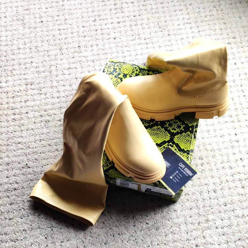 Cape Robbin chunky toll boots NWB